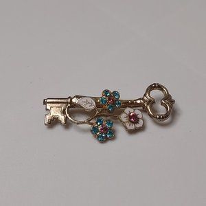 Small Skeleton Key With Flowers Brooch